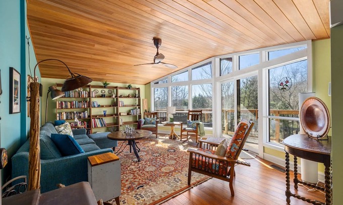 Jones Falls House | Family Friendly Waterfront Cottage
