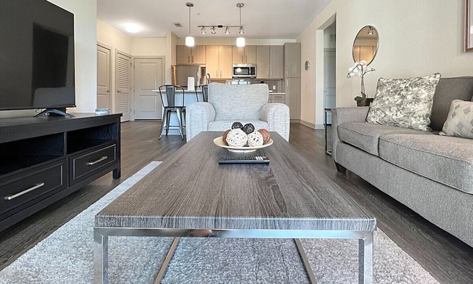 Carver City - Lincoln Gardens Apartment | Top Floor Beauty with Lush Courtyard Views!