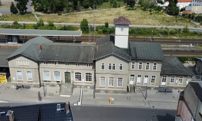 Schonebeck Hostel | Hostel im Bahnhof