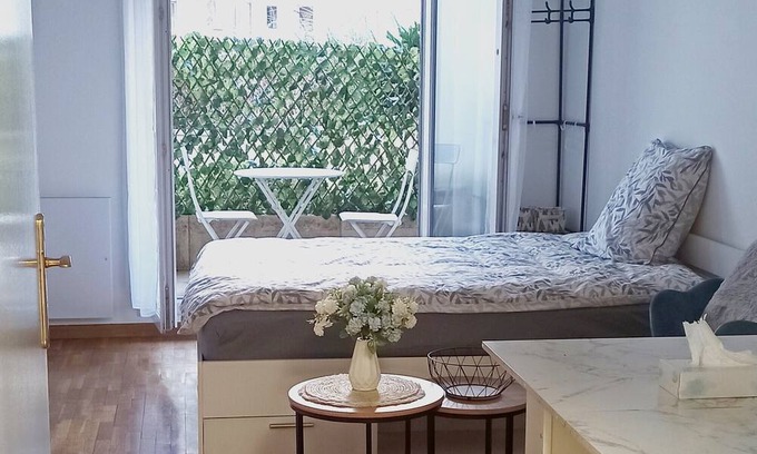 Puteaux Apartment | Petite Touche Douceur - Studio Avec Parking et Terrasse