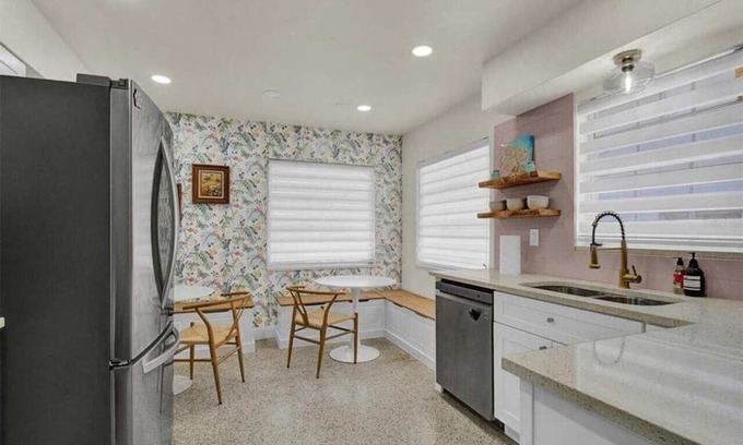 Clearwater Apartment | Newly Renovated Place 8 Min from CLWR Beach!