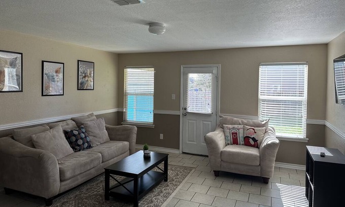 San Antonio House | Ideal Home for Large Gatherings