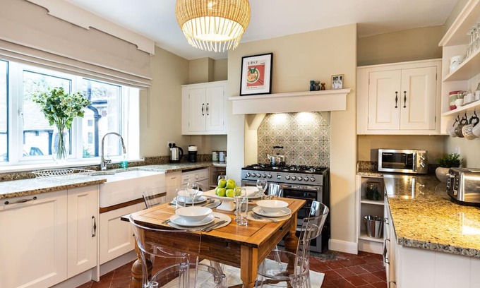 Ashford-in-the-Water Cottage | Cosy 3 bedroom cottage in Ashford in the Water, close to Bakewell & Chatsworth