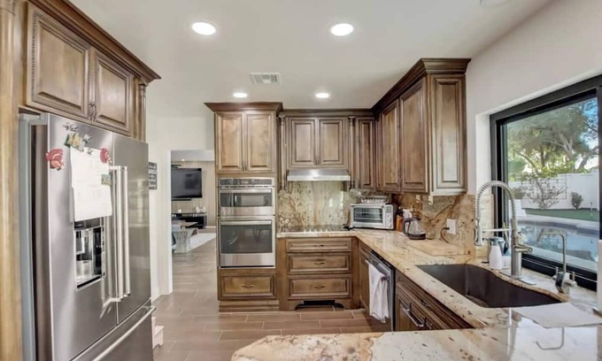Avant House | Fun & cozy North Scottsdale home with a stunning backyard oasis