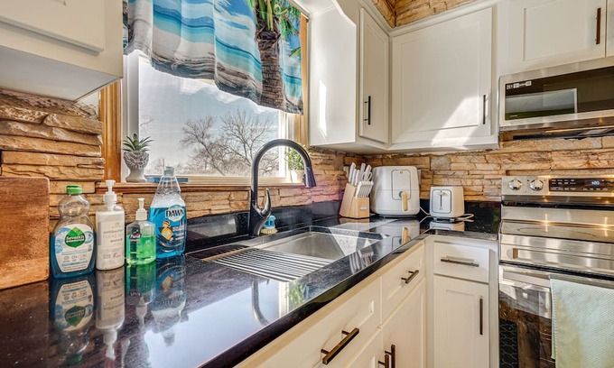 Point Pleasant - Toms River House | Family-Friendly Toms River Home, 3 Mi to Beach!