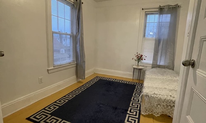 Auburndale House | 1 private bedroom in Queens Flushing NY