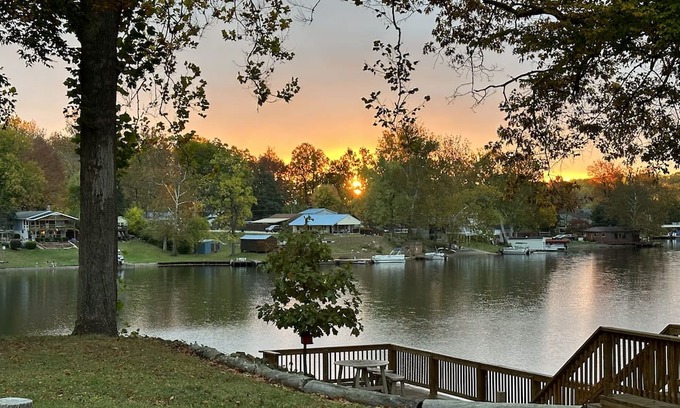 Princes Lakes Cottage | Life IS Better at the Lake
