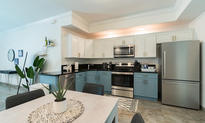 Crescent Beach Condo | Condo #2 Luxury 2BD 2BTH