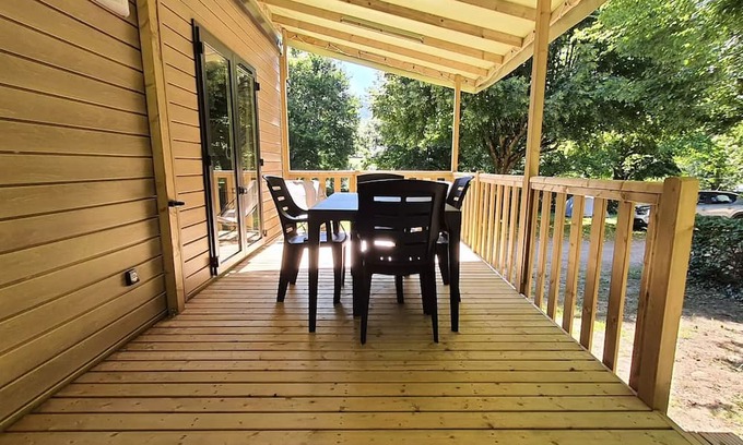 Saint-Point House | Flower Camping du Lac de Saint Point Lamartine - Saône et Loire - Southern Burgundy * - Premium mobile home 33m² - 2 bedrooms - covered terrace for 4 people