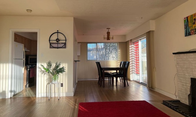 Delta House | Cozy Private Artistic Bedroom with Patio