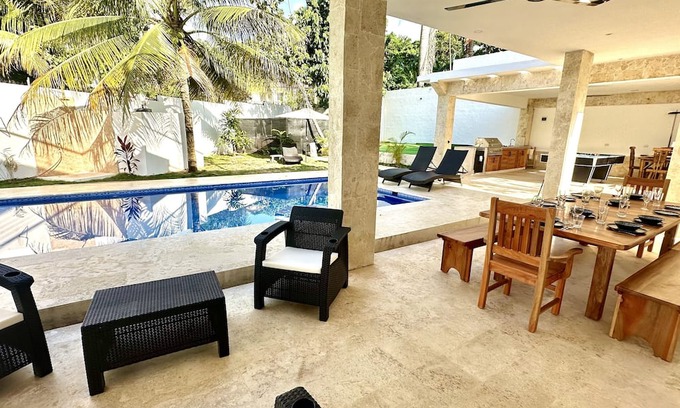 El Centro House | -NEW- Spacious 5Bdrms Villa With Pool & Grill - Close to Playa Popy !