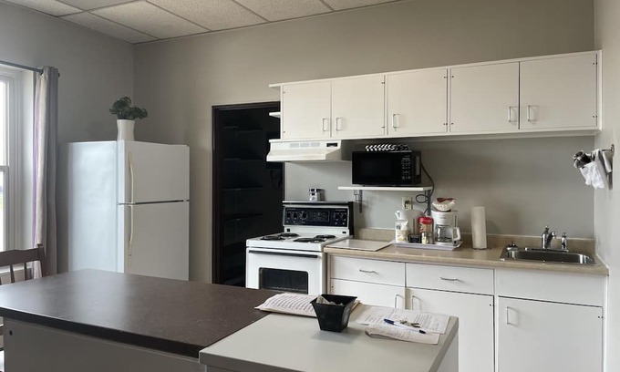 Lloydminster Apartment | Move in Ready 1 Bedroom and Den with sleeping accomodation Apartment for 2