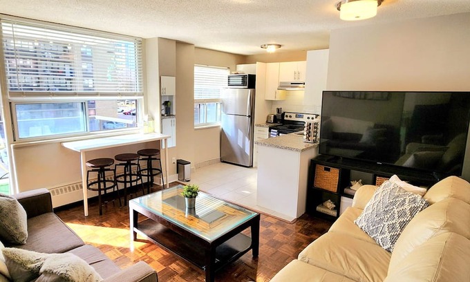 Old Toronto Apartment | Classy Industrial Venue ◈ Prime Location & Parking