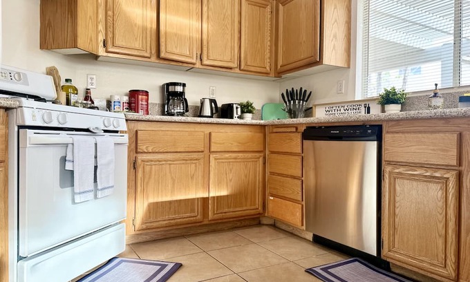 Spring Valley House | Sunny Vibes Haven: Your Retreat