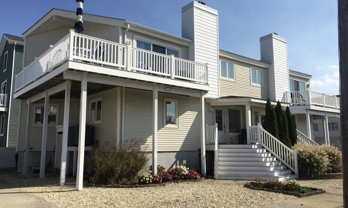 Avalon House | Now available Avalon 4 bedroom 2 bath with beautiful sunsets and pet friendly