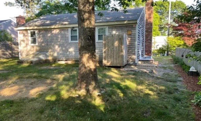 West Yarmouth House | Cozy Yarmouth Cottage