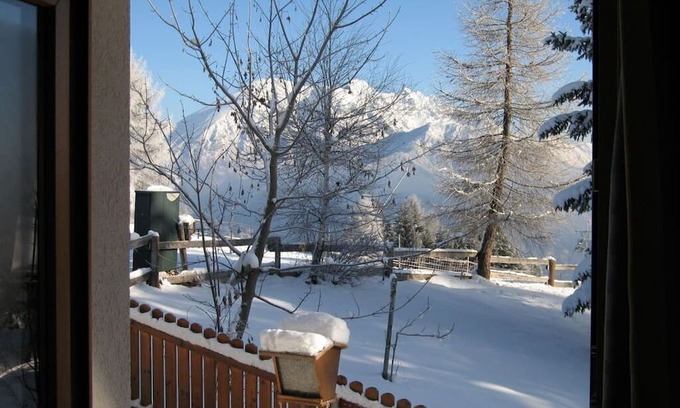 Oberperfuss Apartment | Mountain hut near ski lift