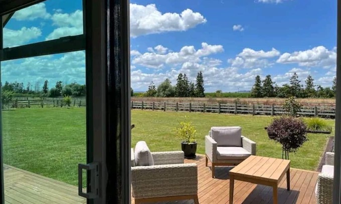 Ohaupo House | Country Getaway within blueberry orchard