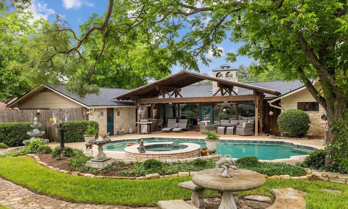 McNeil House | Pickleball, Pool, Quiet Garden | The Pony