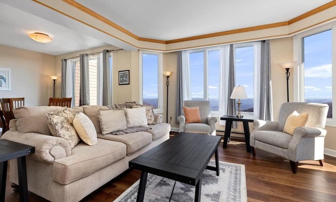 Chestnut Springs Condo | Highridge Court 24 with Wintergreen Advantage