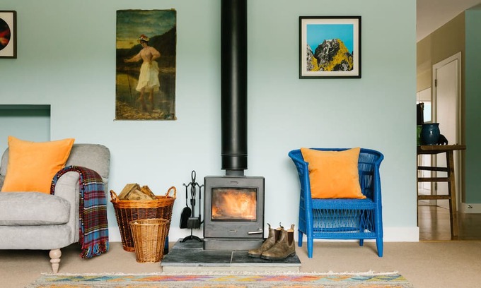 Banchory Cottage | A cosy colourful cottage with a great view