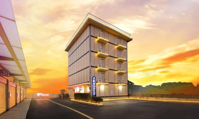 Xinfeng Hotel | I need motel