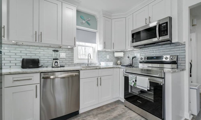Hopatcong Cottage | Couple's weekend or vacation with kids near the biggest Lake in New Jersey.