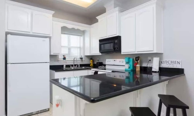 Edinburg Apartment | Urban Elegance Private/Gated 1BR