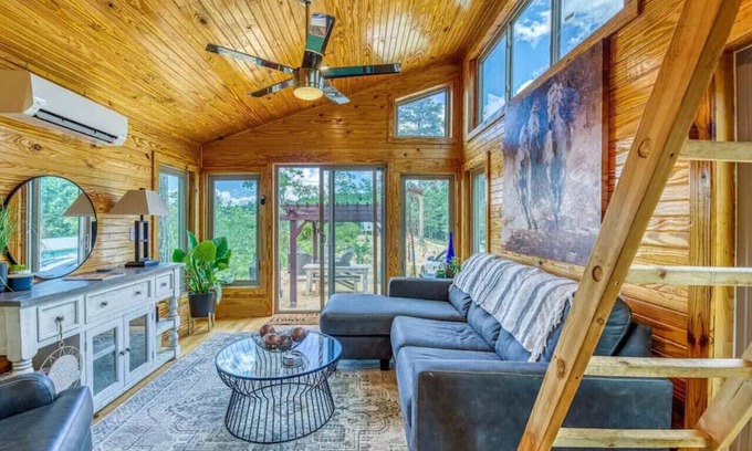 Rogersville House | 238) Perfect for couples!
