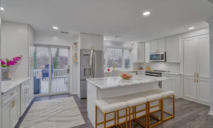 Glen Burnie House | 315) Waterfront with Hot Tub!