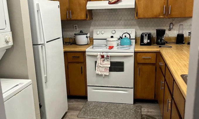 Griffin Heights Apartment | Exciting 2 B/1 b near FSU /FAMU.