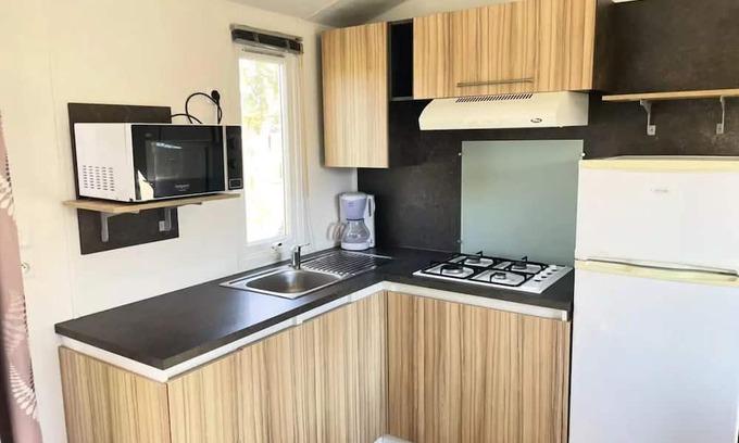 Saint-Denis-du-Payre House | CAMPING O BEAU LAURIER ** - Mobile home Ibiza 58 4 to 6 people - 4 people. included in the price