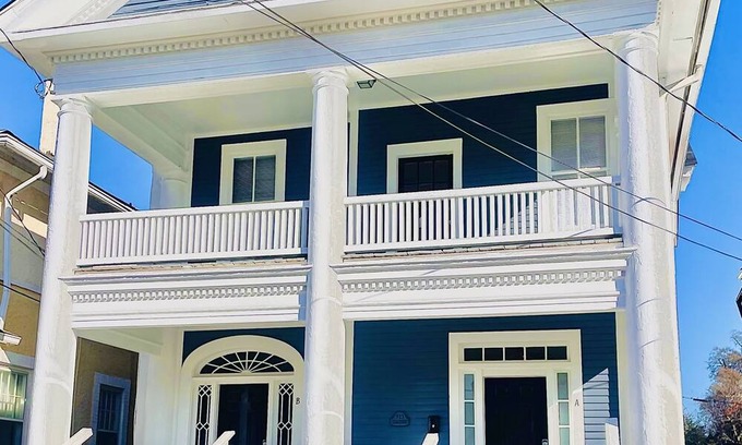 Olde Town Augusta Apartment | Cozy, safe, pet friendly downtown loft with outdoor lounge area