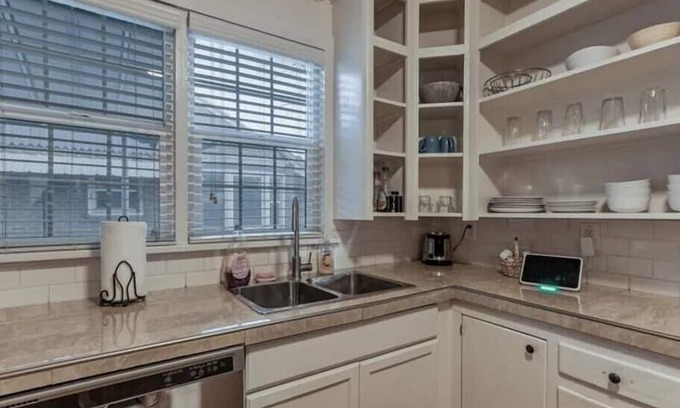 Provo House | Near Parks, Close to Provo Airport, Queen Bed!