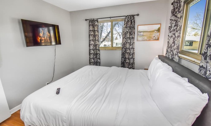North Park Hill House | Enchanting Forest Retreat: 5 Bedrooms with King Beds & Fire Pit