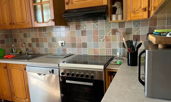 Camporosso Apartment | Apartment 'Casa Lola' with Private Terrace, Wi-Fi and Air Conditioning