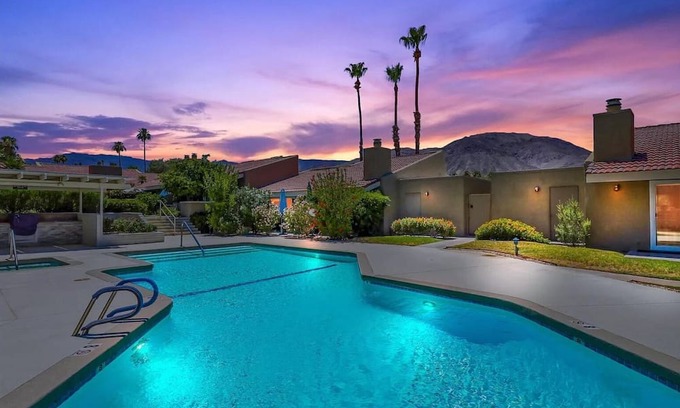 Palm Desert Condo | 3BR house 5 min to EL PASEO. Coachella and Stage Coach Accommodation.