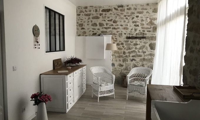 Augeres Cottage | Cottage "Gîte Les Trois Chênes" with Private Terraces, Private Garden & Wi-Fi