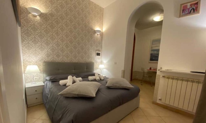 Rione V Ponte Apartment | Navona Isabel Loft Domitia Home