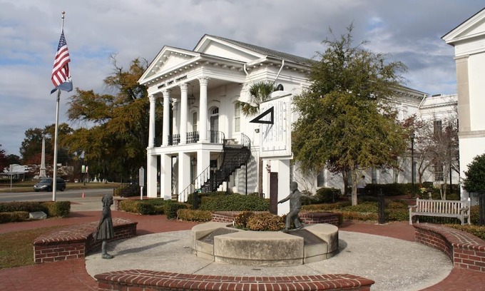 Barnwell House | The Cottage on Jefferson, Your Home Away From Home.