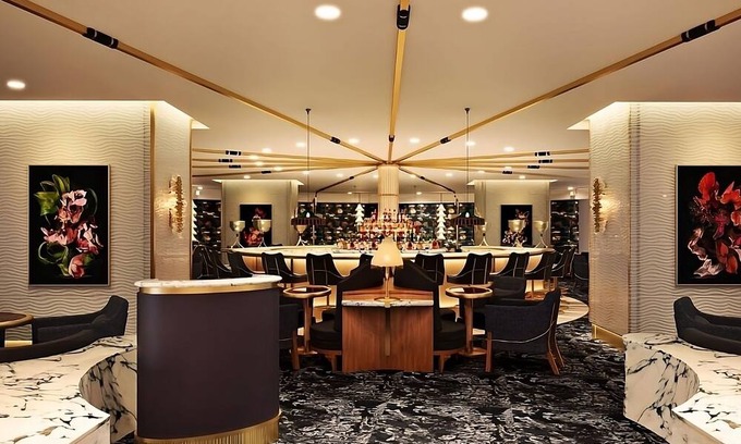 Las Vegas House | Gold King Strip Best View at Fountainebleau Las Vegas, Pets Are Welcome, Casino!
