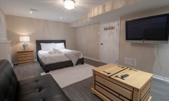 Midland House | Modern Home by the Bay w/Hot Tub!