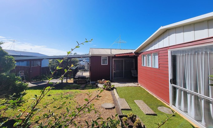 Stanmore Bay Villa | The Gulf Red Vacation Home, Clean 2-bedroom