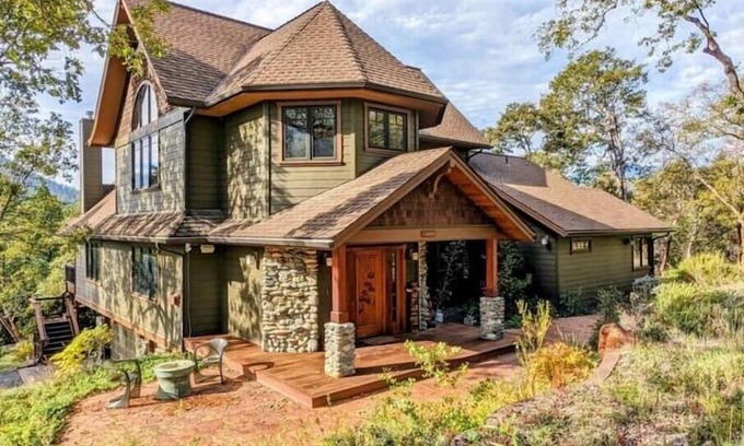 Murphy House | Luxury Applegate Wine Country Estate