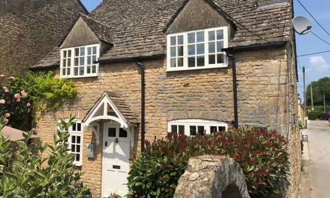 Bourton House | Jasmine Cottage - 2 Bedroom in Heart of Bourton!