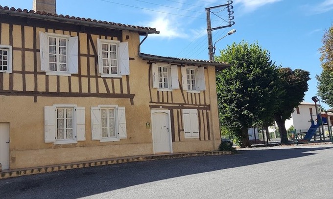 Saramon House | Maison de Village Avec Jardin - Quartier du Château - Saramon