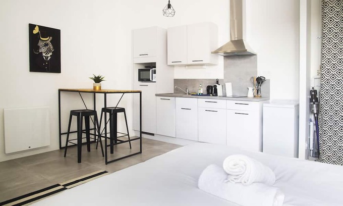 Romans-sur-Isere Apartment | Apartment-2 chambres -Comfort-Wet room-Terrace