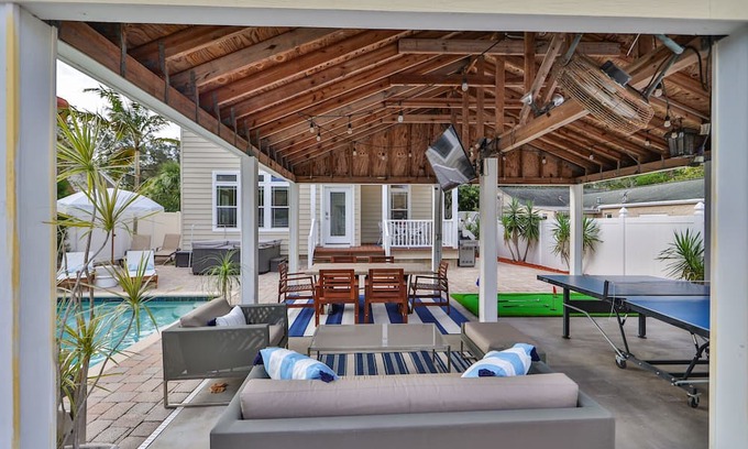 United Central House | HAS POWER: Large home with saltwater pool, hot tub, outdoor games