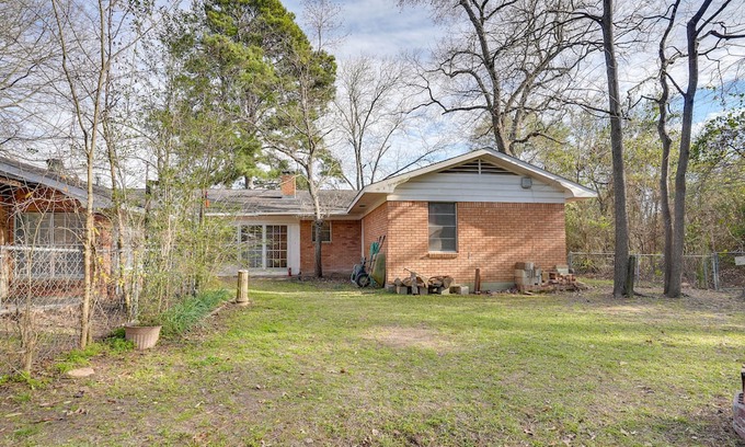Shreveport House | Pet-Friendly Louisiana Abode Near Fishing & Hiking