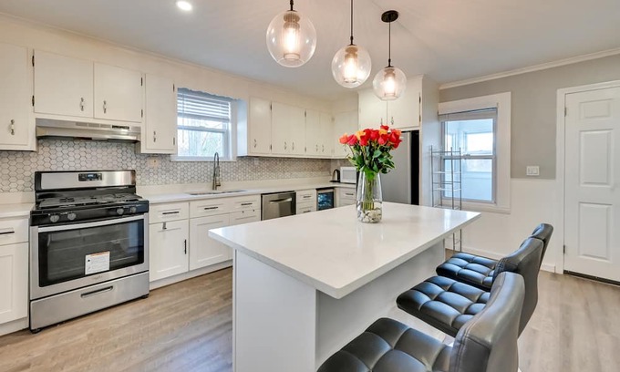 Avon House | Family-Friendly Avon Home: 10 Mi to Hartford!